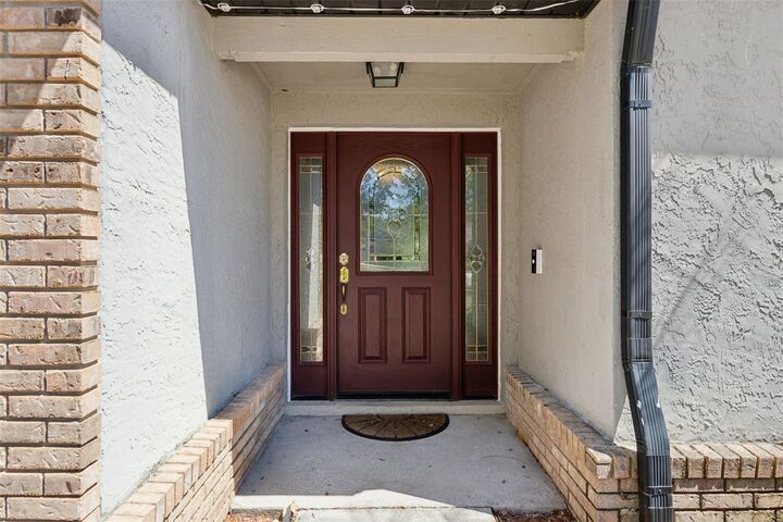 Property Photo:  2113 Martingale Place  FL 32765 