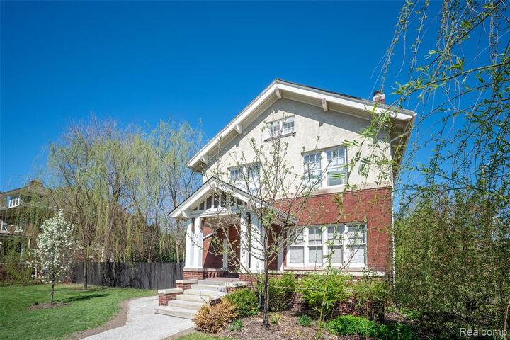 Property Photo:  22 Edison Street  MI 48202 1534 