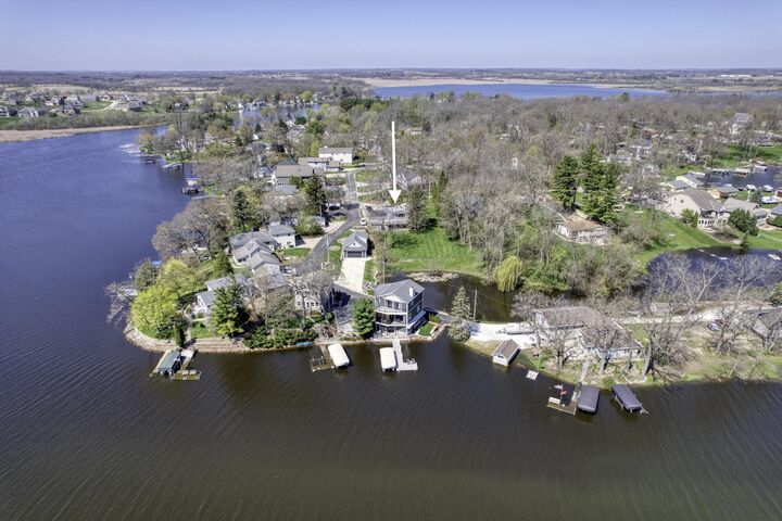 Property Photo:  29134 White Oak Ln  WI 53185 