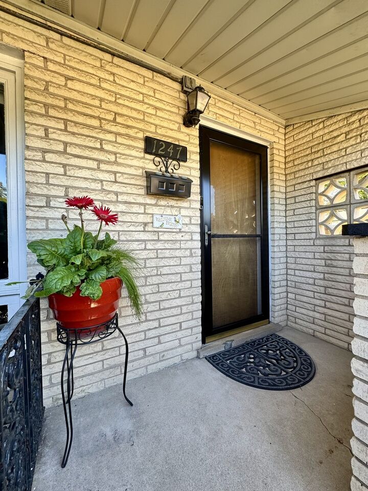 Property Photo:  1247 S Mannheim Road 3  IL 60154 