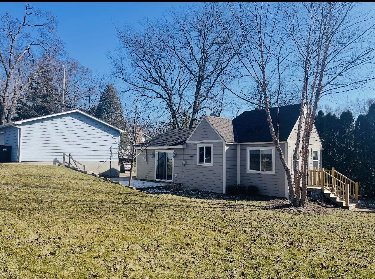 Property Photo:  327 Kenwood Drive  IL 60073 