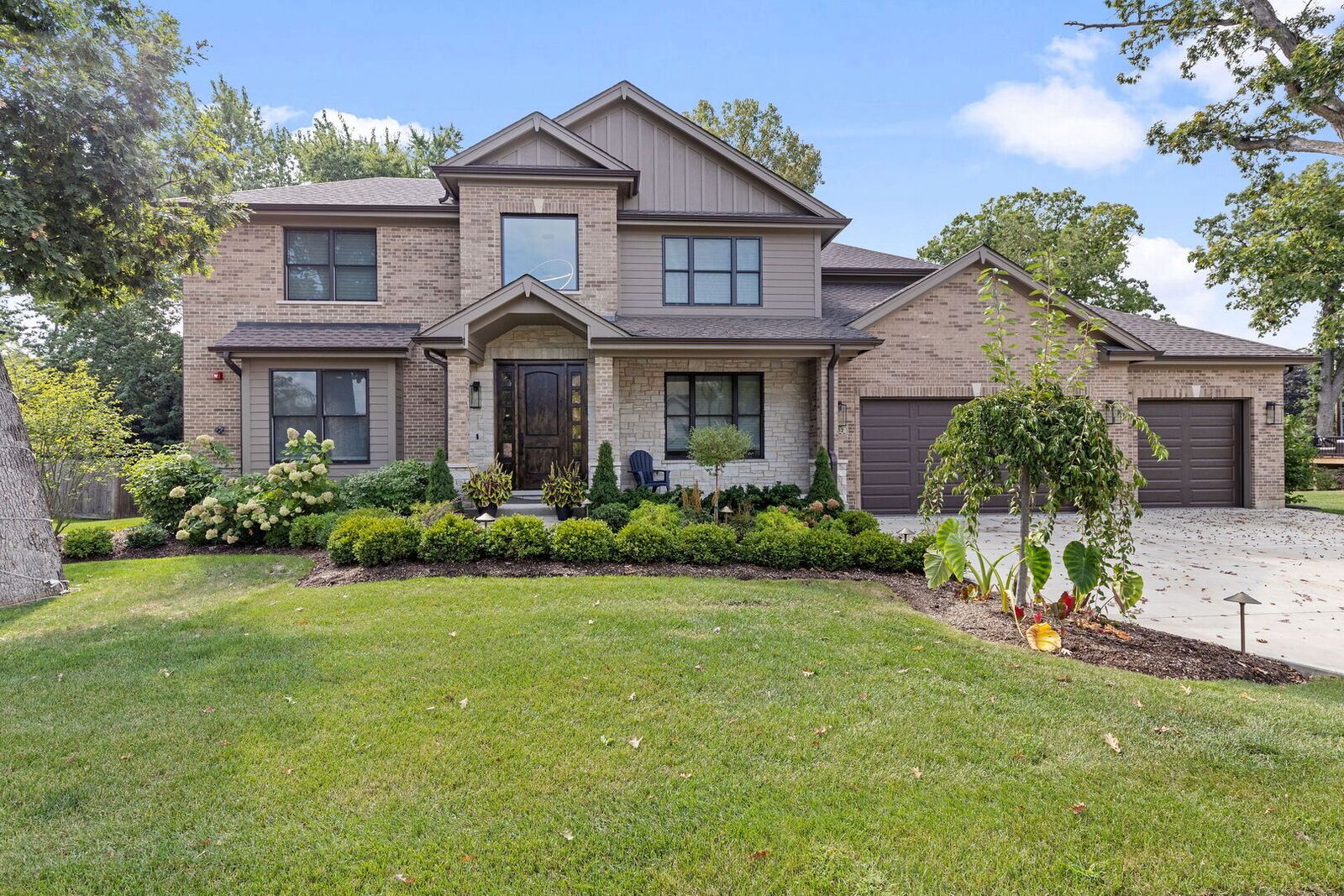 Property Photo:  