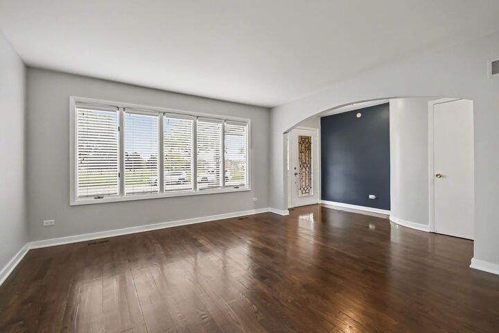Property Photo:  1452 Concord Avenue  IL 60154 