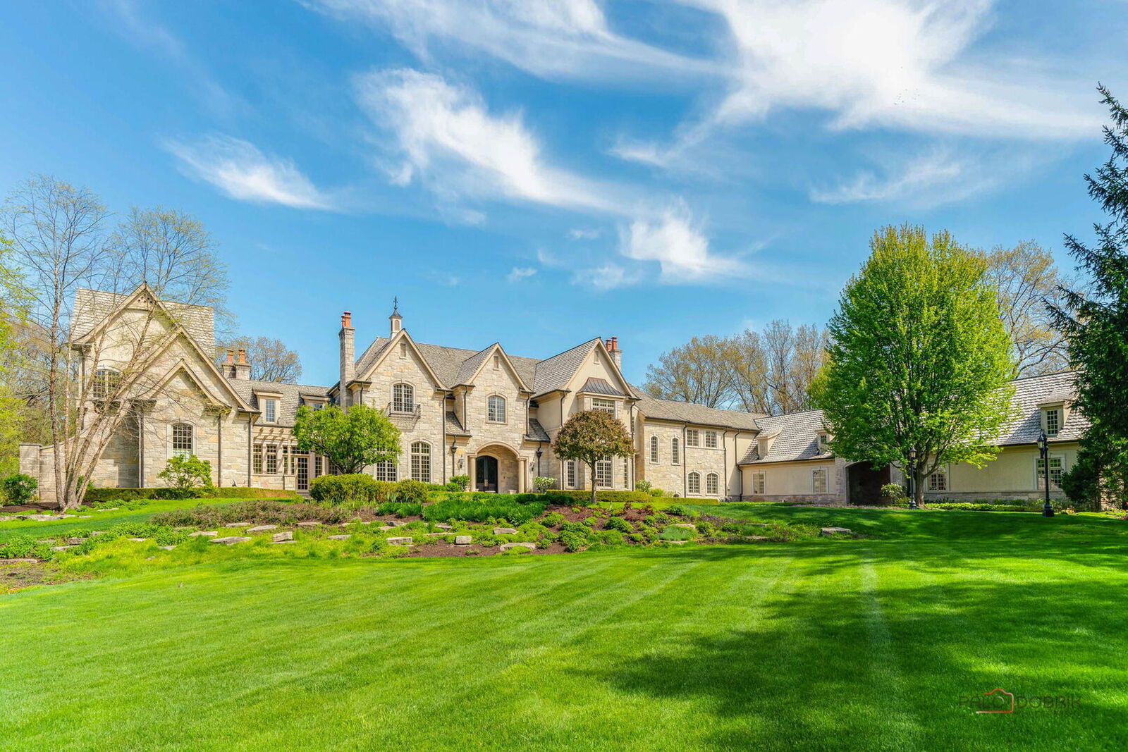 Property Photo:  93 Hawley Woods Road  IL 60010 