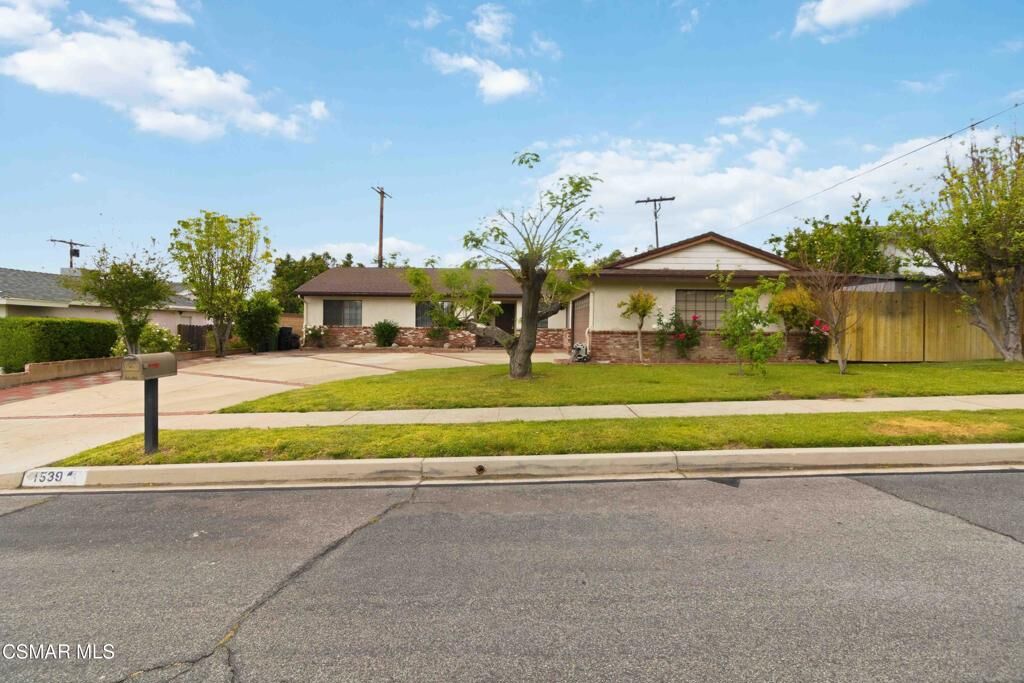 Property Photo:  1539 Deodora Street  CA 93065 