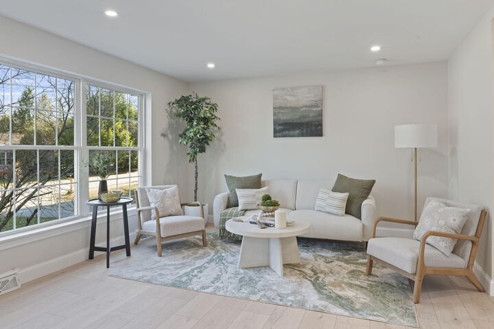 Property Photo:  10 Randall Circle  ME 04011 