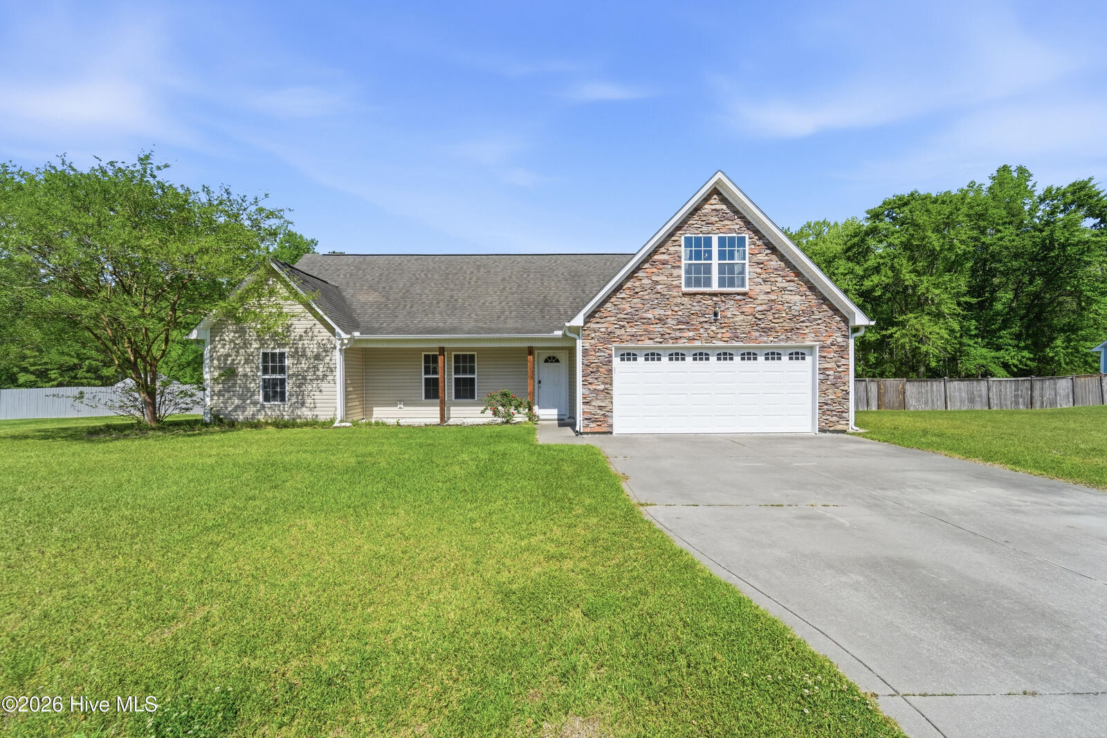 Property Photo:  225 Blue Creek Farms Drive  NC 28540 