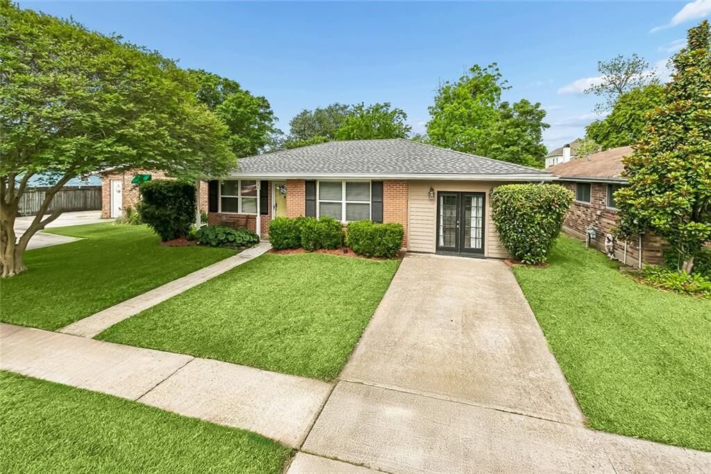 Property Photo:  934 Aurora Avenue  LA 70005 