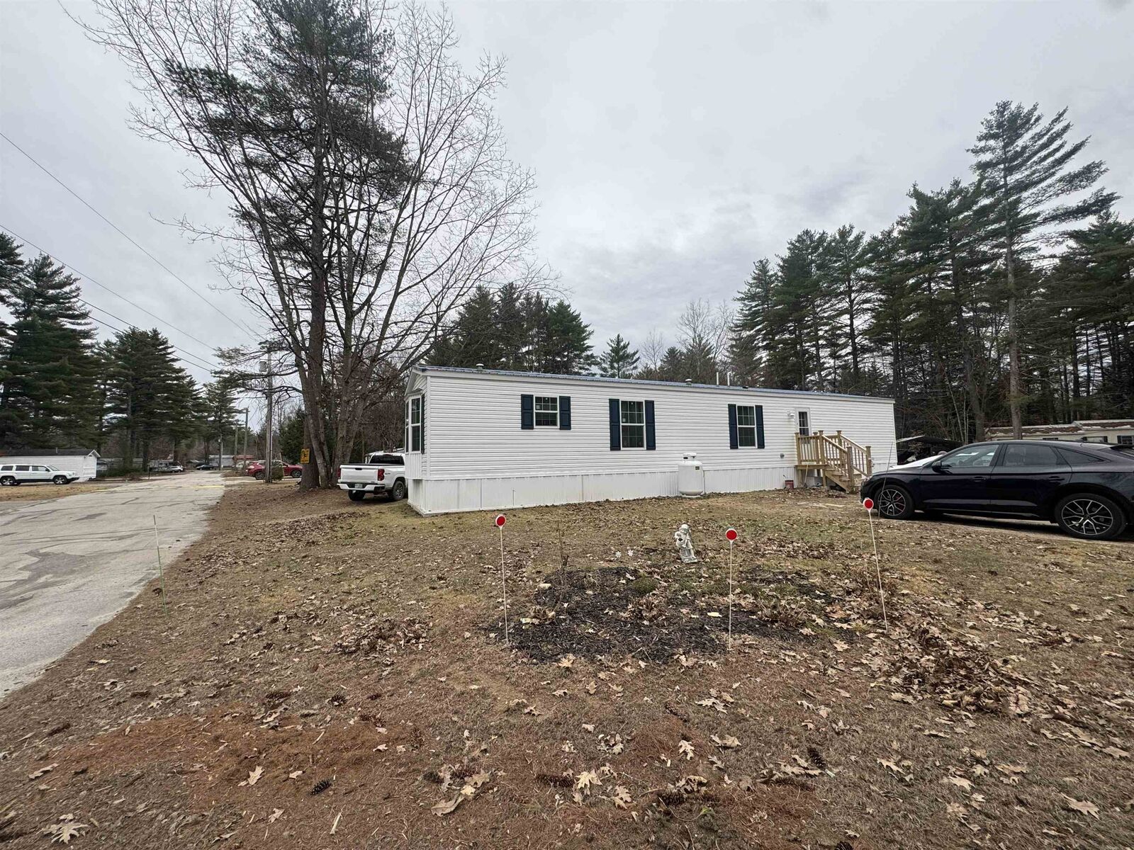 Property Photo:  3 Chamberlain Court  NH 03244 