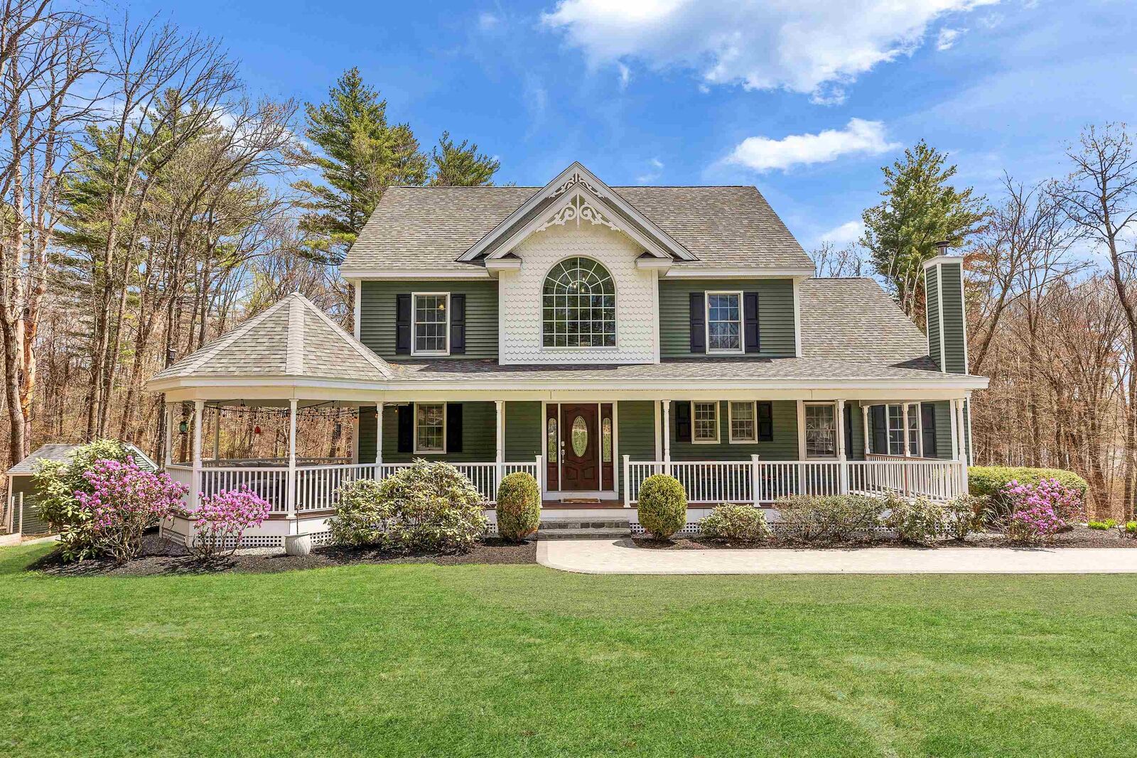 Property Photo:  13 Johnson Street  NH 03087 