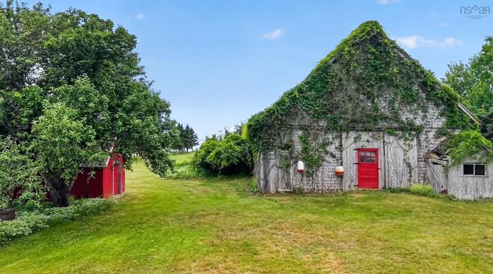 Property Photo: 2722 Highway 2 Highway NS B0M 1B0