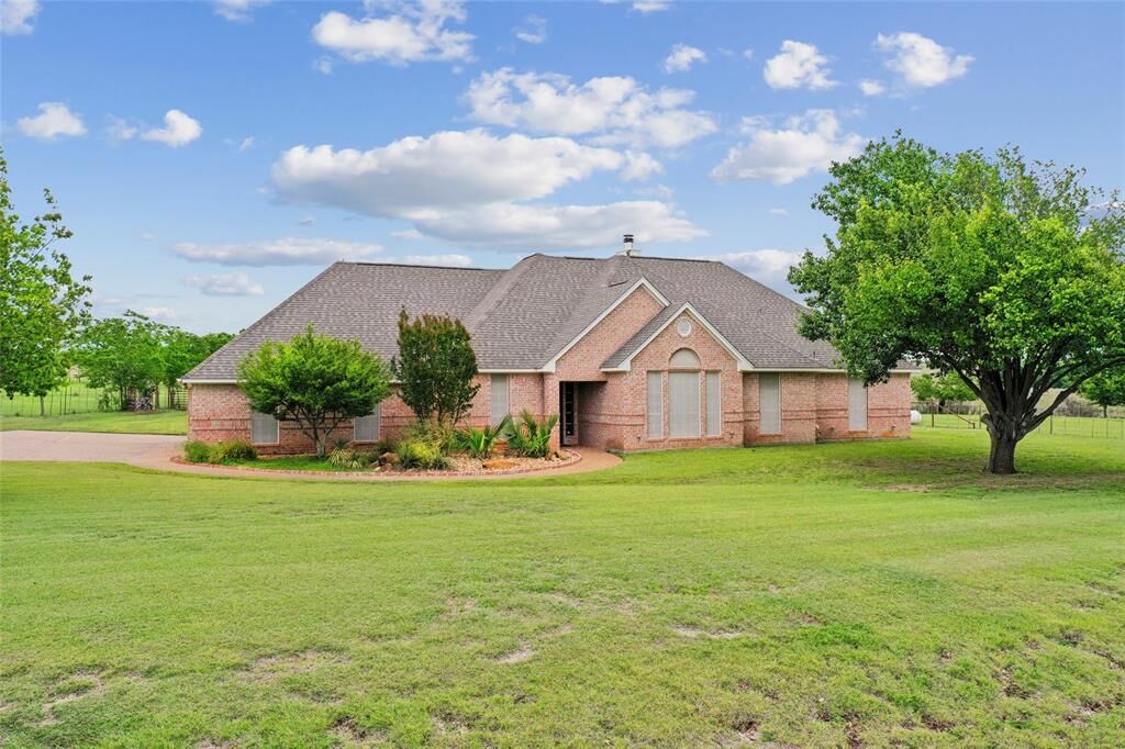 Property Photo:  1596 Ranch House Road  TX 76087 