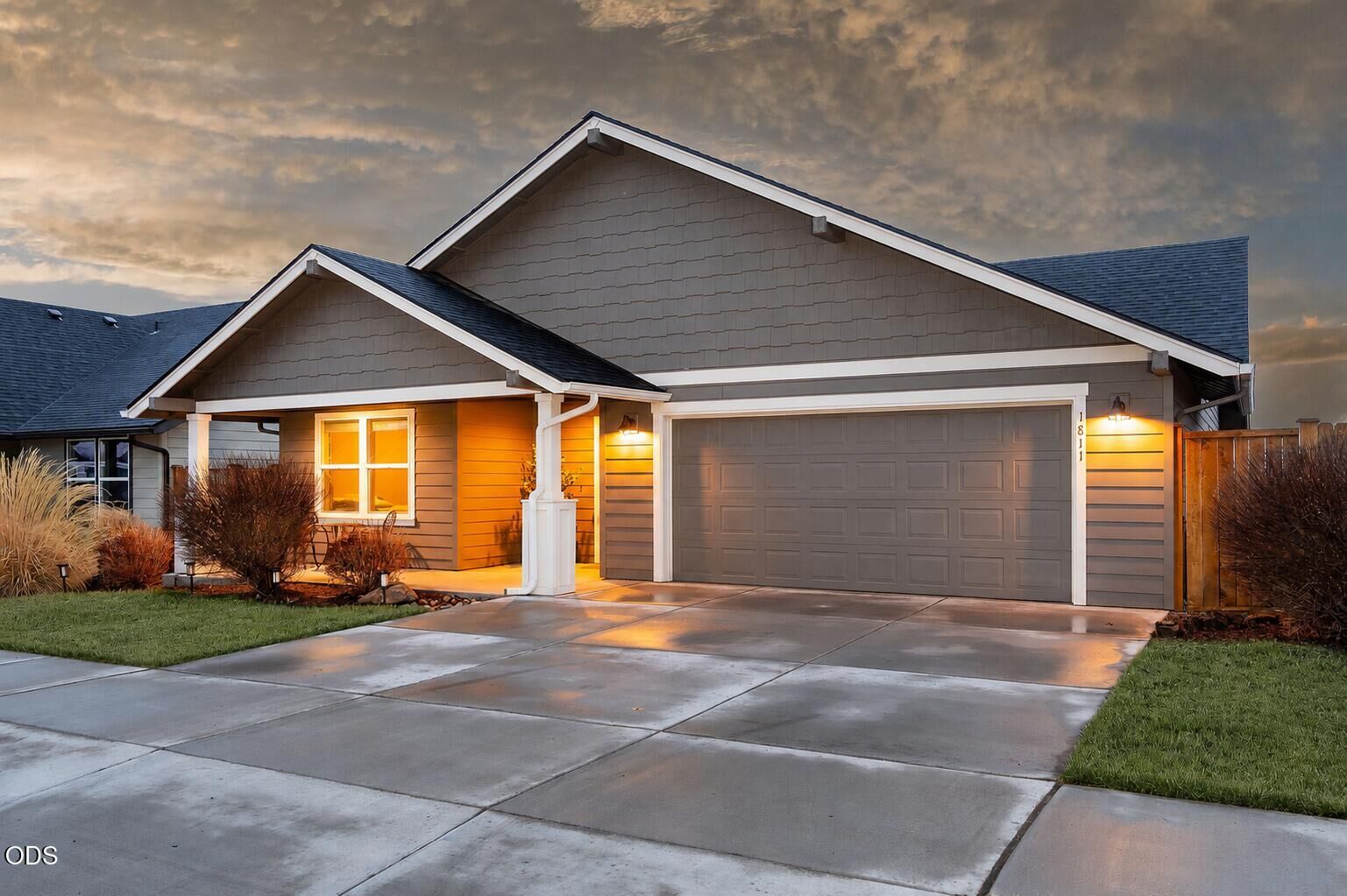 Property Photo: 1811 NE 3rd Street OR 97756