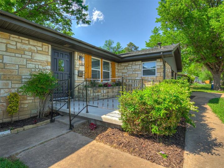 Property Photo:  132 S McFarland Street  OK 74074 