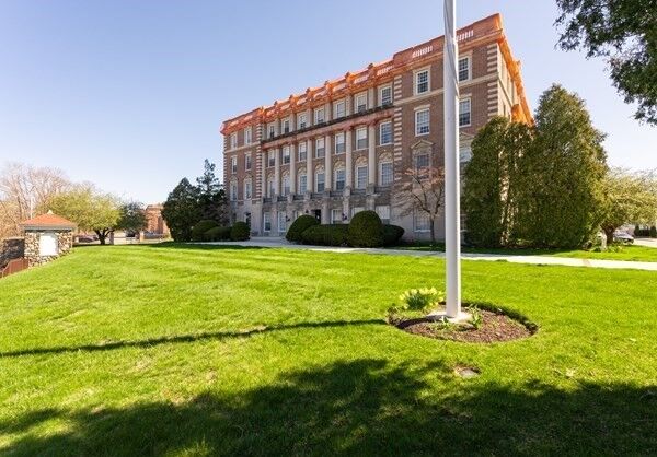 Property Photo:  16 Balmoral St 410  MA 01810 