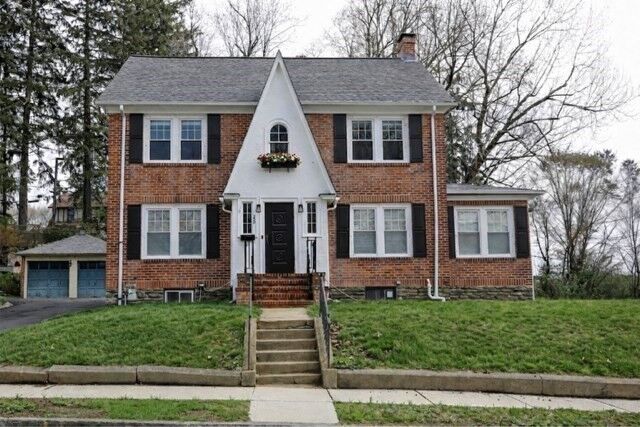 Property Photo: 22 Longfellow Rd MA 01602