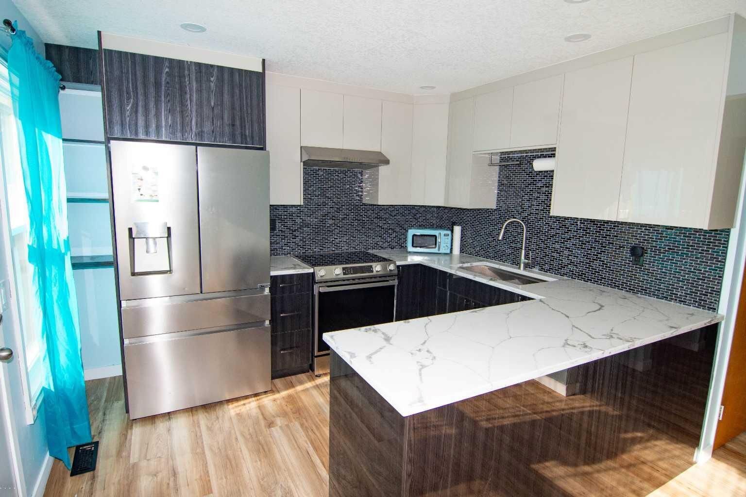 Property Photo: 100 Pennsylvania Road SE 6 AB T2A 4Y8