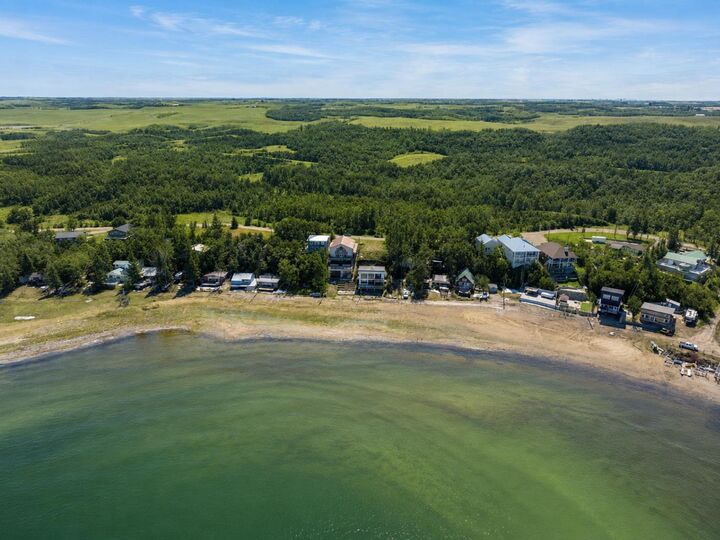 Property Photo: 47 Bay View Street AB T0C 3B0