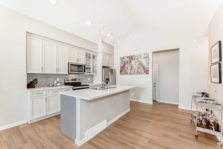 Property Photo: 277 Lucas Avenue NW AB T3P 1S3