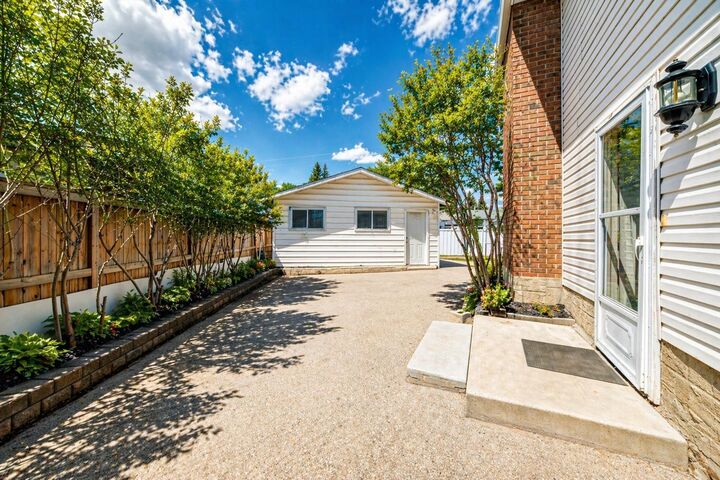 Photo de la propriété:  204 Whiteview Close NE  AB T1Y 1R3 