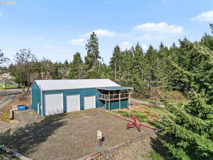 Property Photo: 16310 Oakdale Rd OR 97338