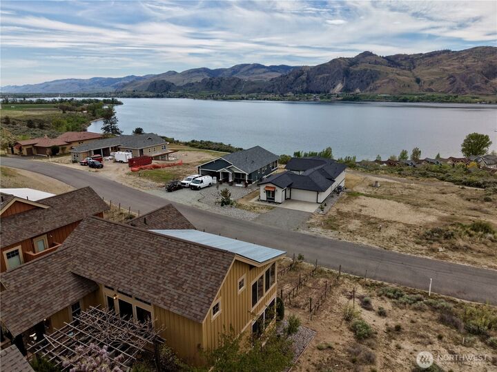 Property Photo:  122  Village Way  WA 98844 