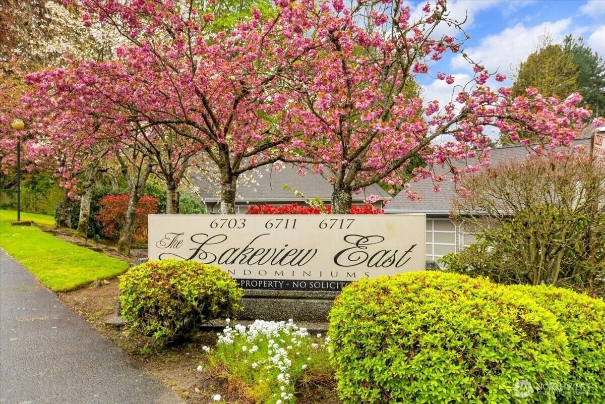 Property Photo:  6717  110th Ave  NE A3  WA 98033 