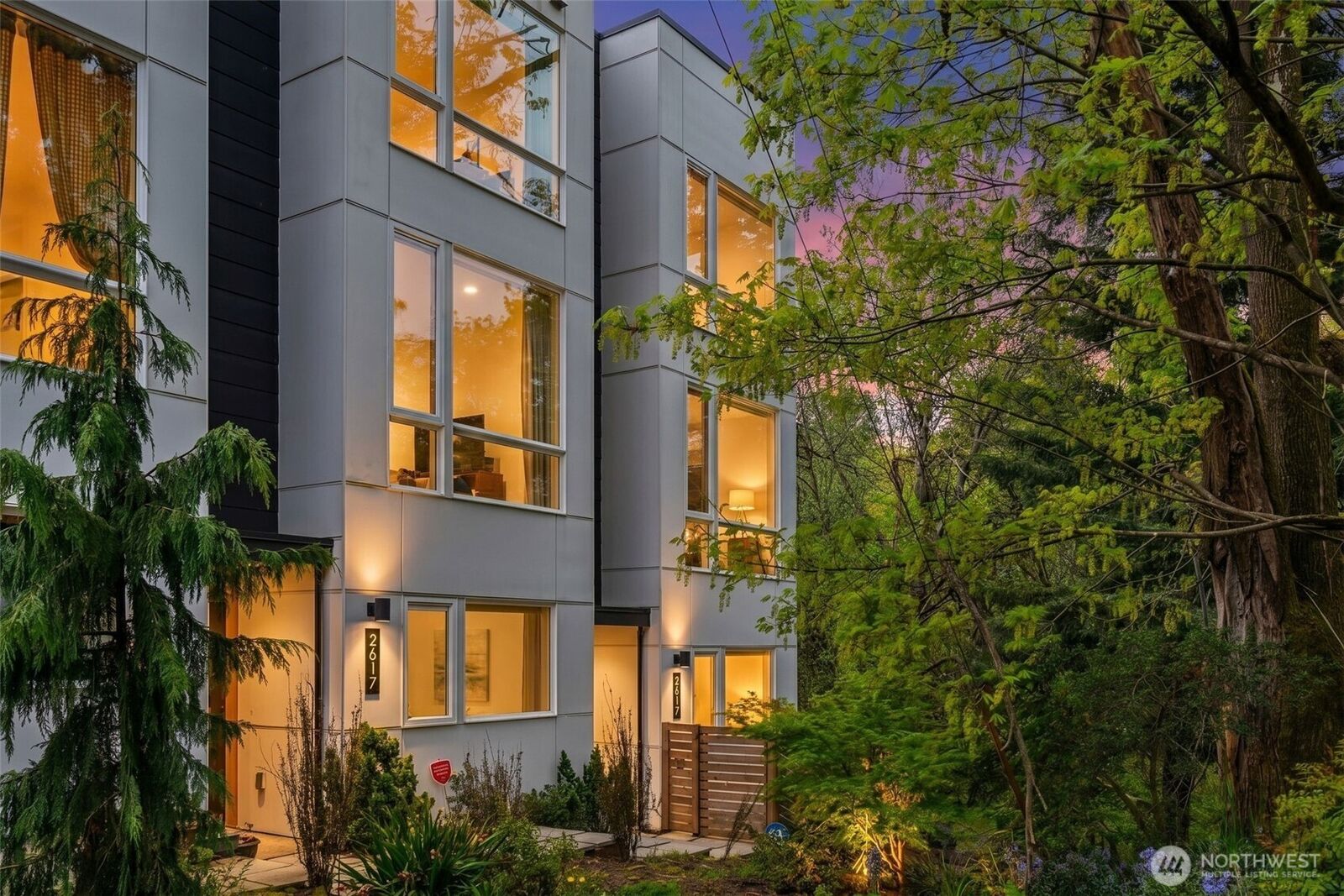 Property Photo:  2619 SW Adams Street  WA 98126 