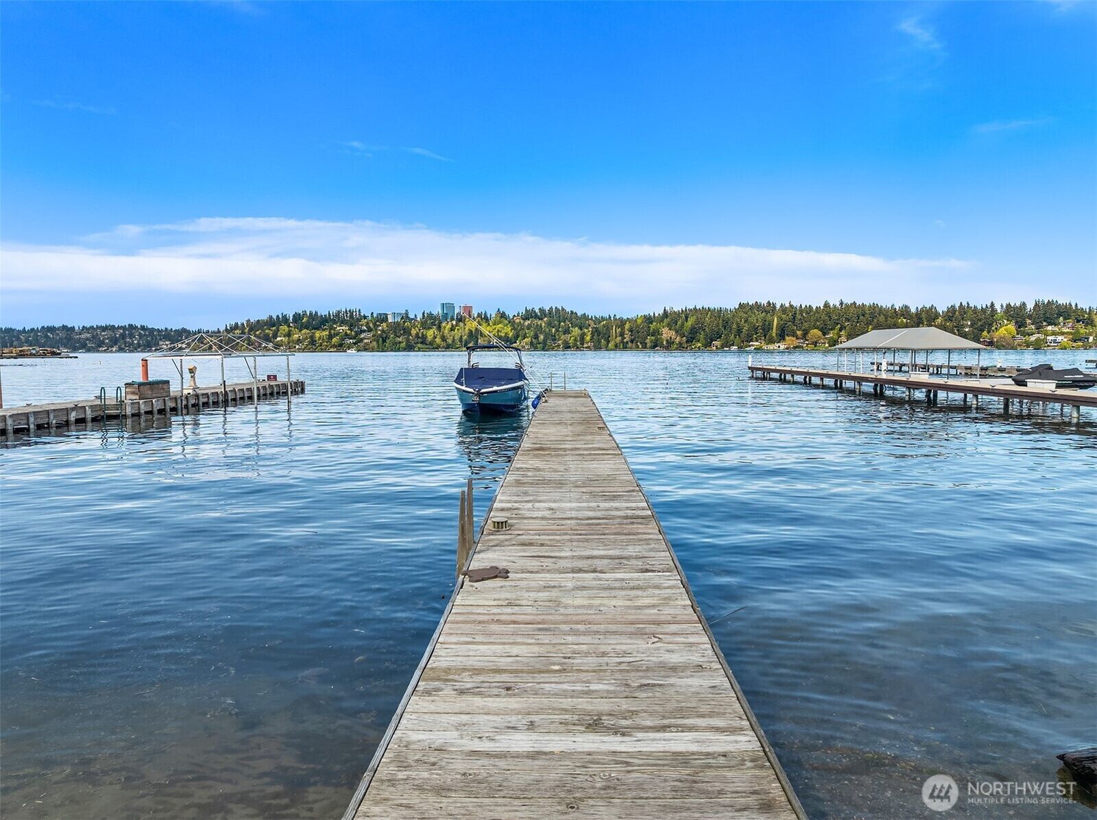 Property Photo:  8438 N Mercer Way  WA 98040 