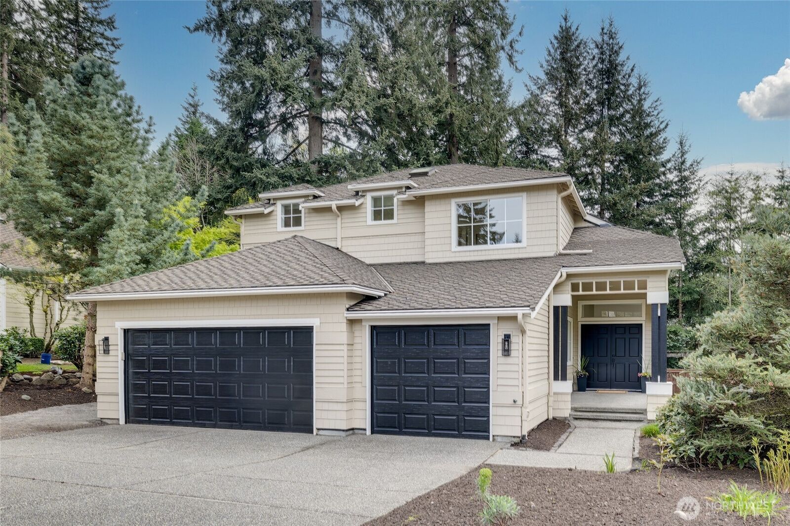 Property Photo:  1406  144th Street SE  WA 98012 