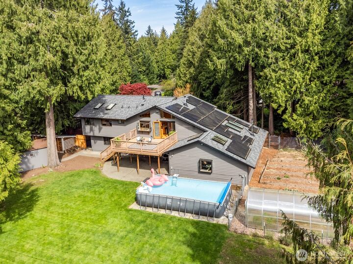 Property Photo:  13717  46th Avenue W  WA 98026 