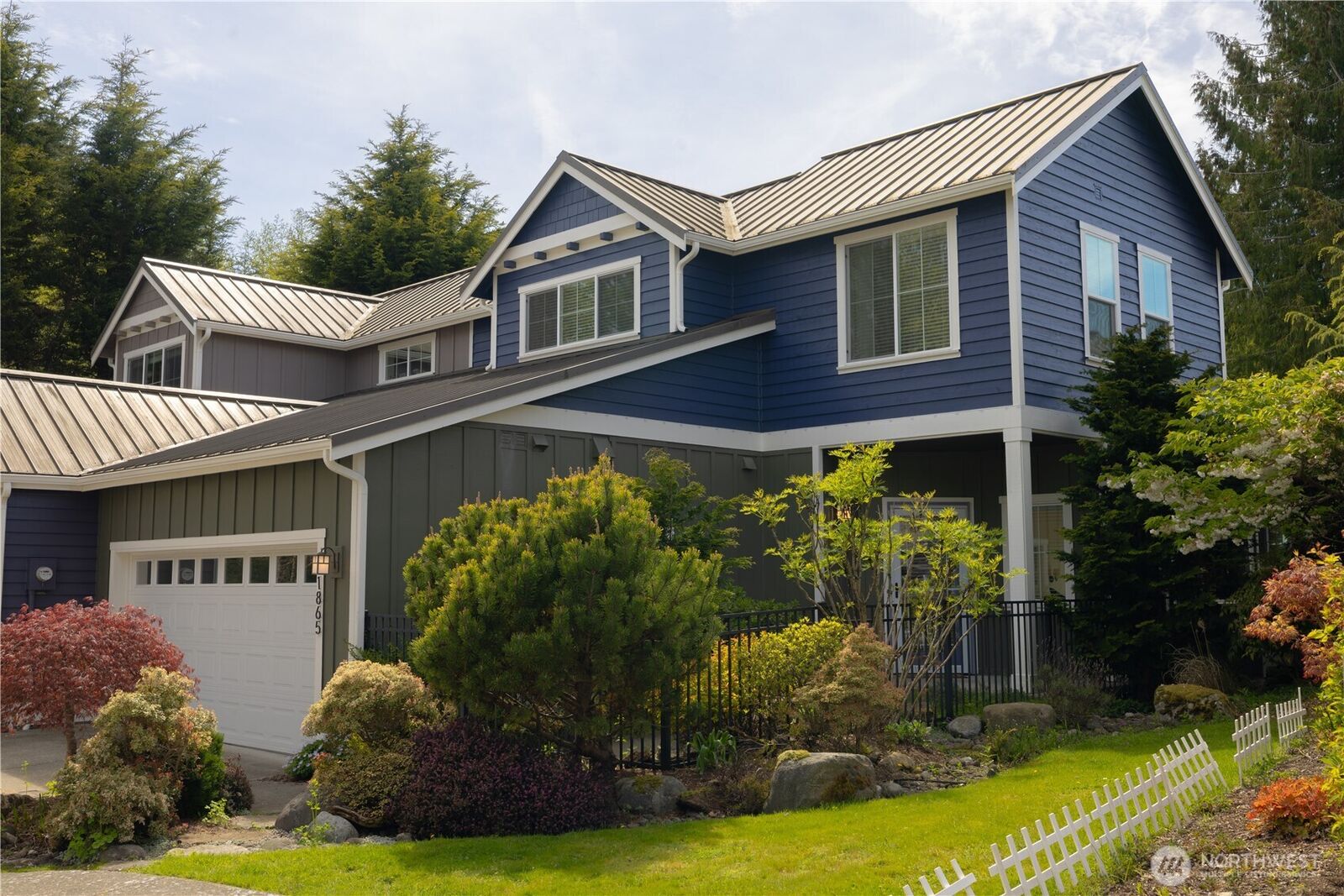 Property Photo:  1865  Sakai Village Loop NE 36-5  WA 98110 