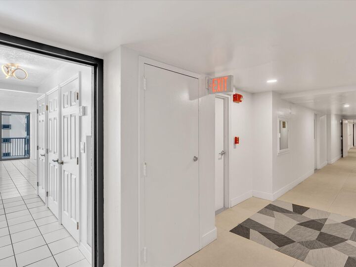 Property Photo:  2655 Collins Avenue Unit 1710  FL 33140 