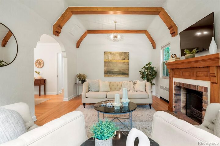 Property Photo:  2227 N Locust Street  CO 80207 