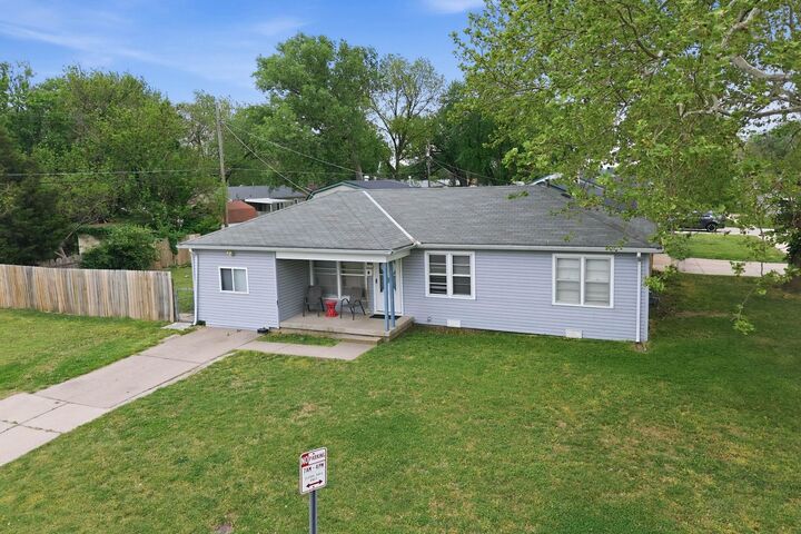 Property Photo:  817 W 34th St S  KS 67217 