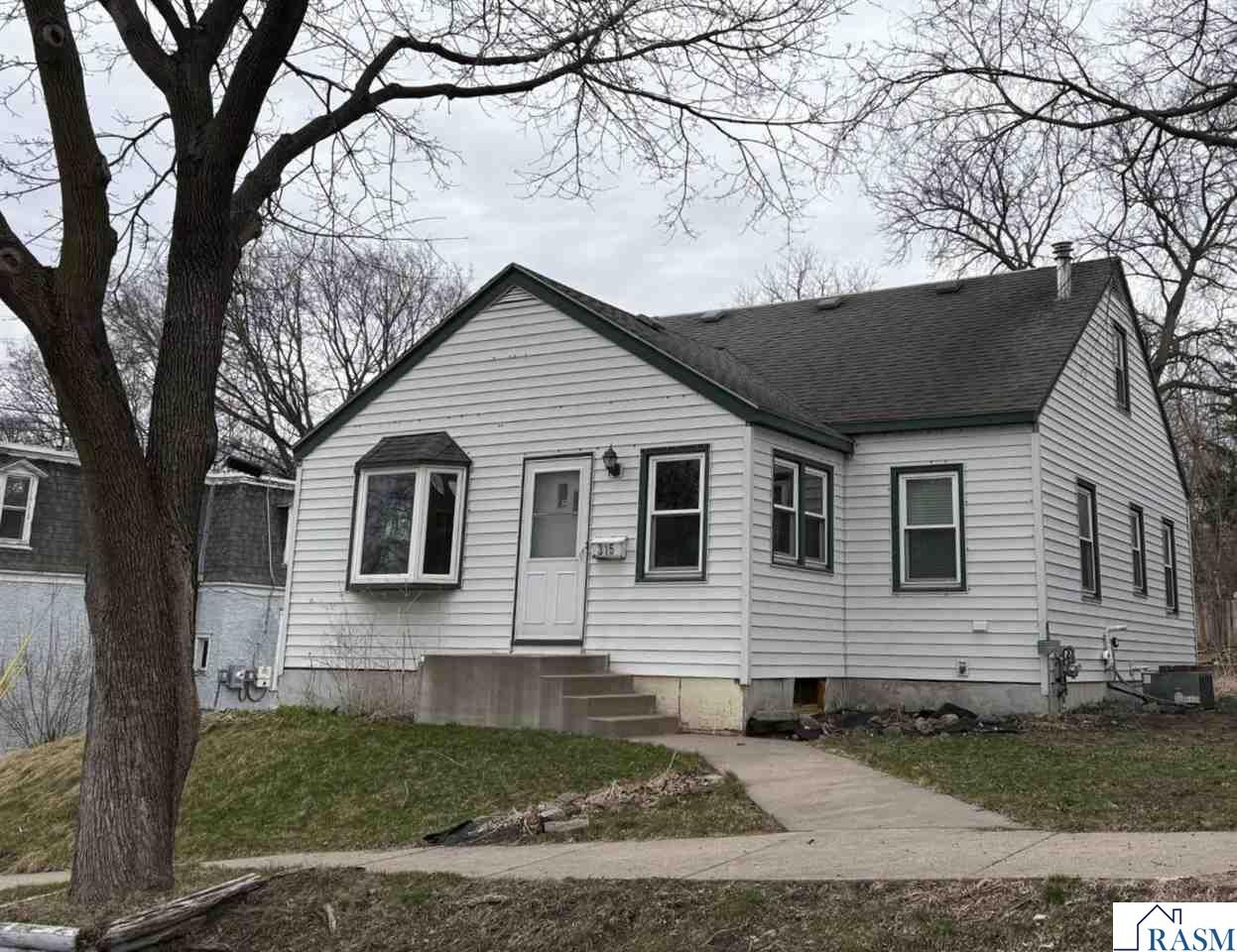 Property Photo:  315 Byron Street  MN 56001 
