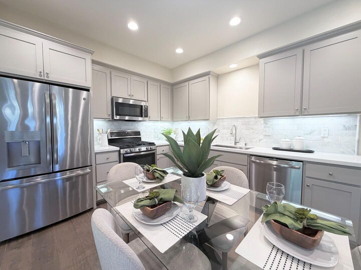 Property Photo:  174 Tilton Avenue  CA 94401 