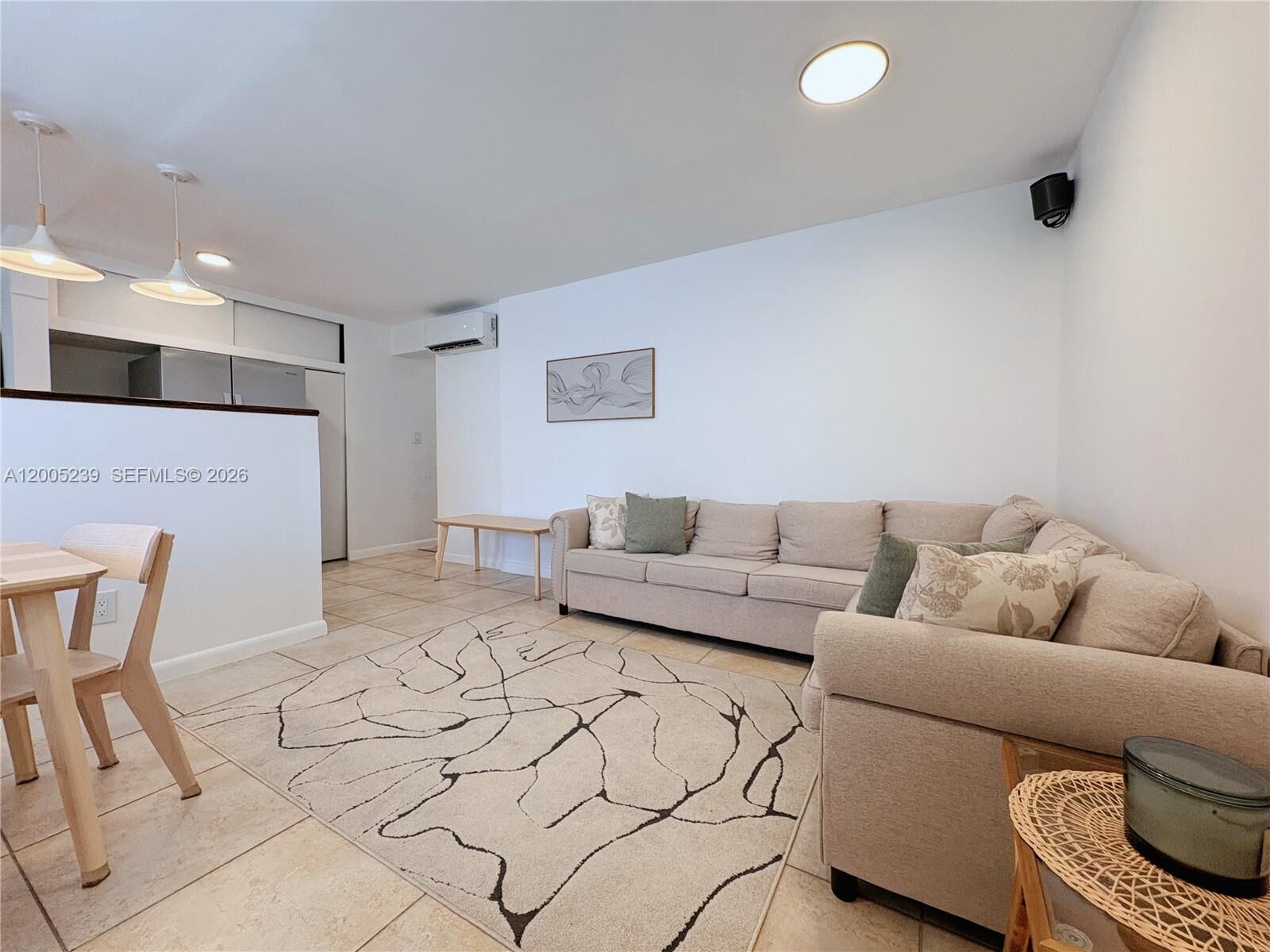 Property Photo:  944 Meridian Ave 11  FL 33139 