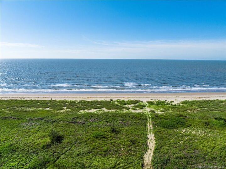 Property Photo:  132 Pelican Beach Dr Drive  LA 70631 