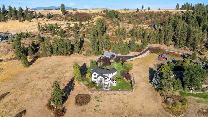 Property Photo:  16815 N Greenbluff Rd  WA 99005 