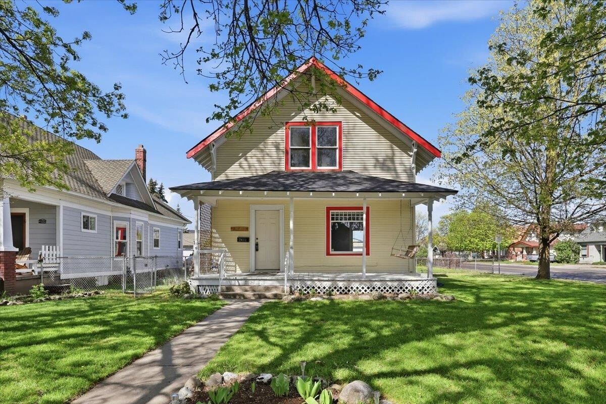 Property Photo: 2633 N Stevens St WA 99205