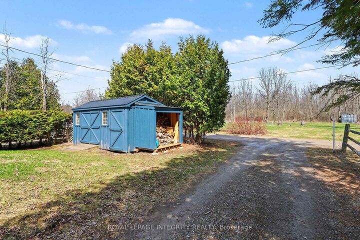 Property Photo: 109 Rideau Street S ON K7H 3C7