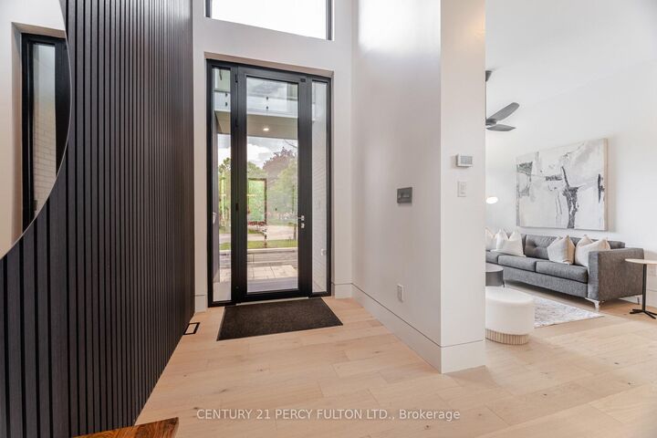 Photo de la propriété:  10 Haida Court  ON M1C 3L1 