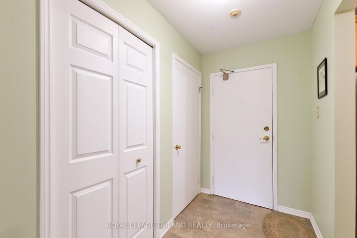 Property Photo: 440 Wellington Street 123 ON N5R 5X5