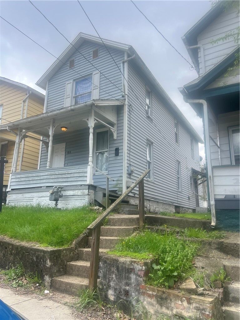 Property Photo:  418 E Division St  PA 16101 