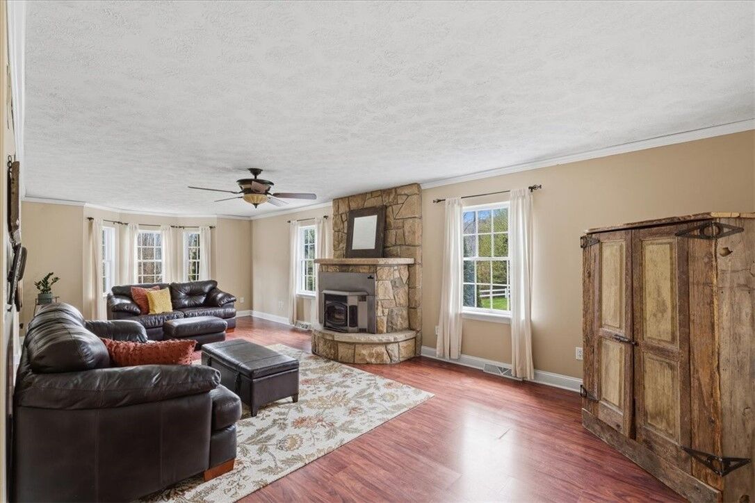 Property Photo:  717 Little Creek Rd  PA 16033 