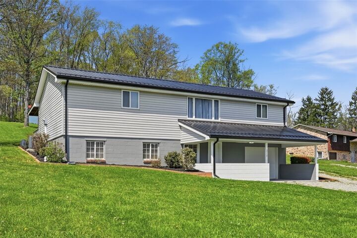 Property Photo:  213 Fallen Timber Rd  PA 15312 