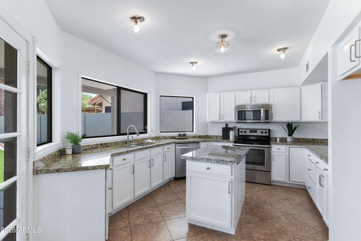 Property Photo:  1031 S Capistrano Drive  AZ 85233 