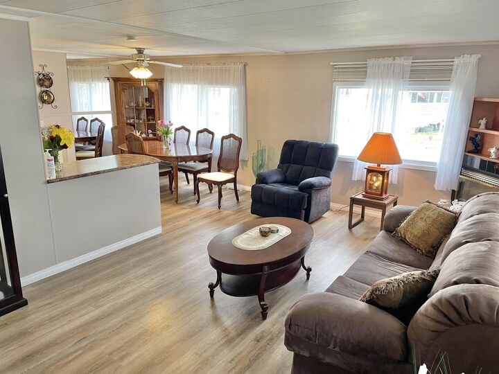 Property Photo: 31313 Livingstone Avenue 6 BC V2T 4T2