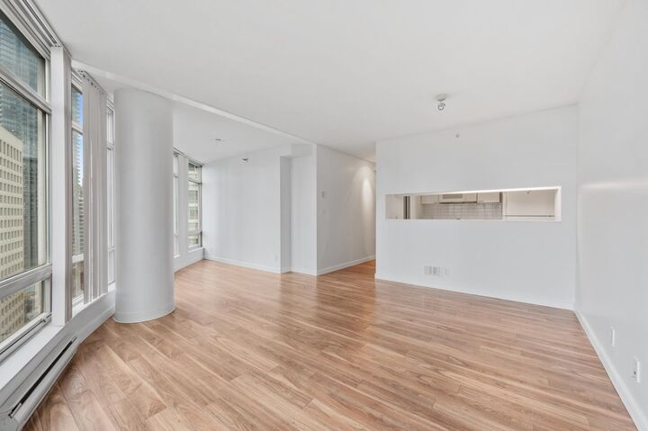 Property Photo: 1288 Alberni Street 170X BC V6E 4N5